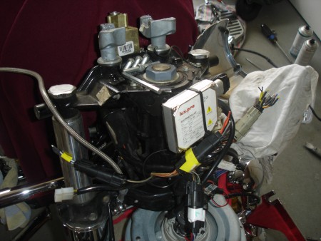 rechts 14 Kabel ab, links 10 Kabel abzwicken