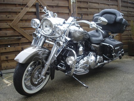 nun mit Doppelsitz, Topcase und für´s Mause eine Super Rückenlehne